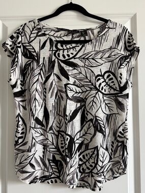Tahari 100% Linen Black and White Leaf-Print Cap-Sleeve Top